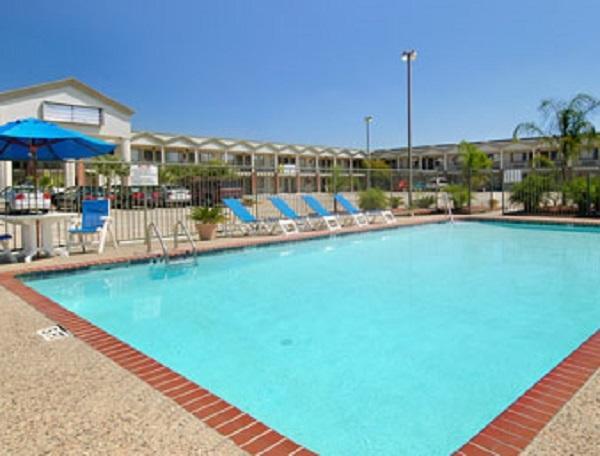 Super 8 By Wyndham Breaux Bridge Motel Konforlar fotoğraf